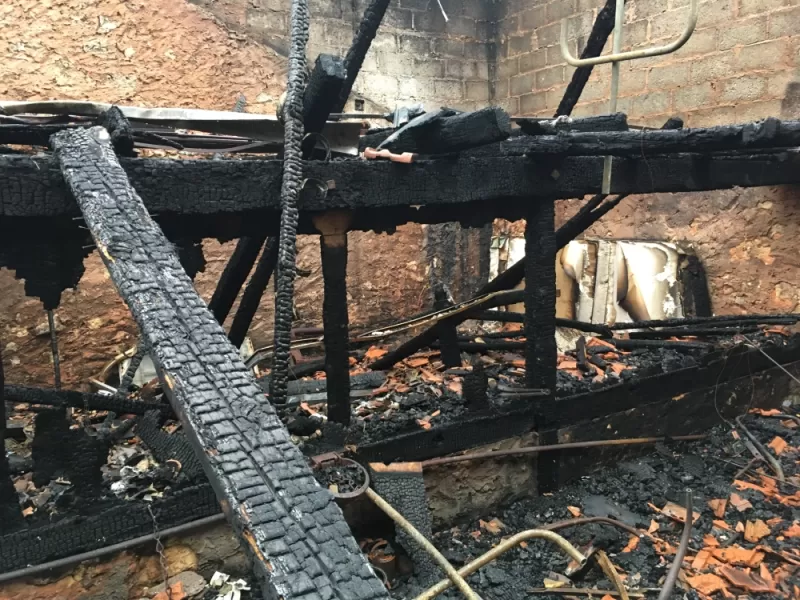 Quand un incendie ravage votre habitation. 3, Pau, Pierre Brunet